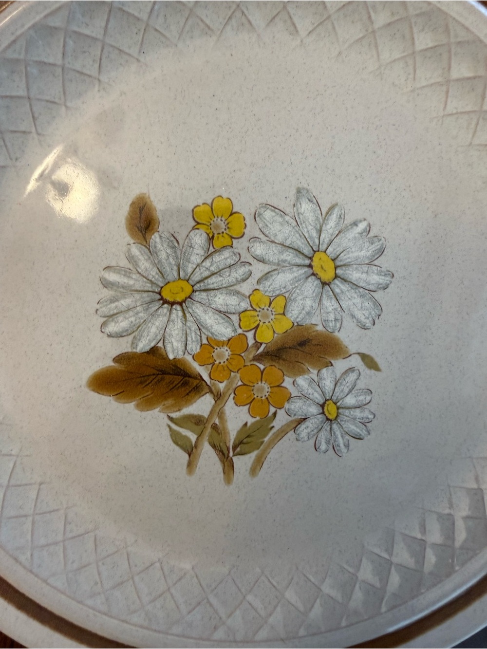 4 Vintage Nikki Japan Floral Stoneware Dinner Plate - Cream w/Yellow Daisy Motif - Picture 2 of 4